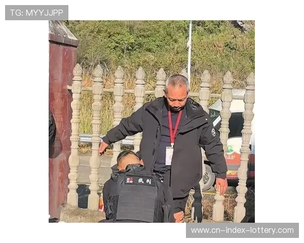 退役裁判出自传揭秘判罚内幕,呼吁尊重比赛官员 退役裁判出自传揭秘判罚内幕,呼吁尊重比赛官员