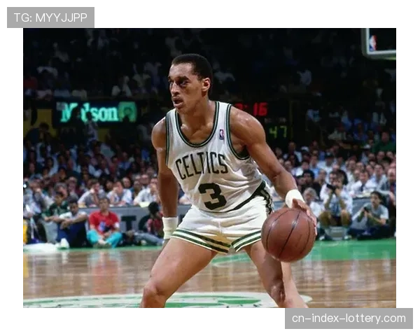 金州女武神首轮第8顺位选中弗劳杰-约翰逊，后交易至西雅图风暴